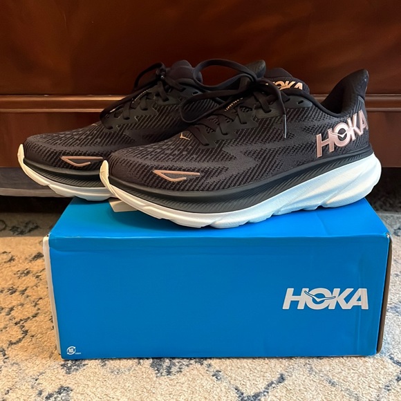 Hoka Clifton 9 Size 7, EUC! - Picture 1 of 8
